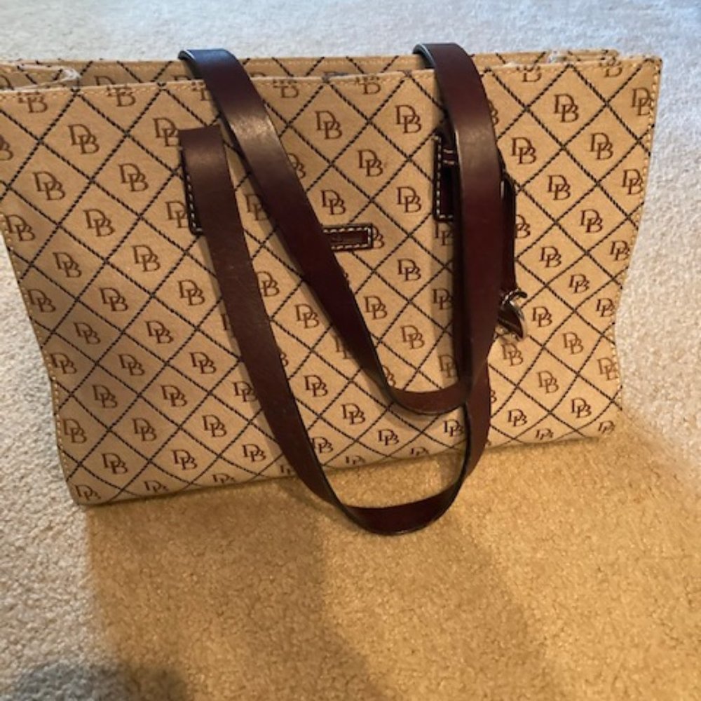 Dooney & Bourke Purse